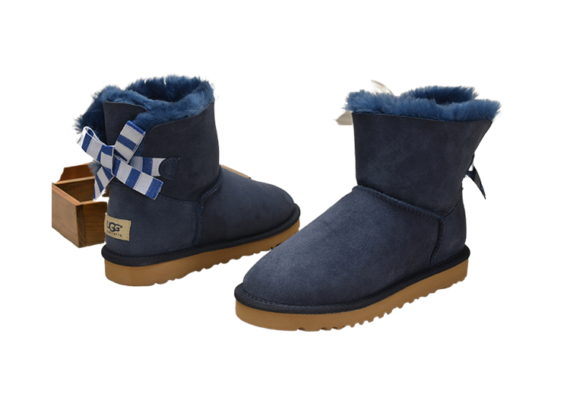 ⁦מגפי האגג דגם 3280 סרט פסים UGG STRIPS BOW⁩ – תמונה ⁦28⁩