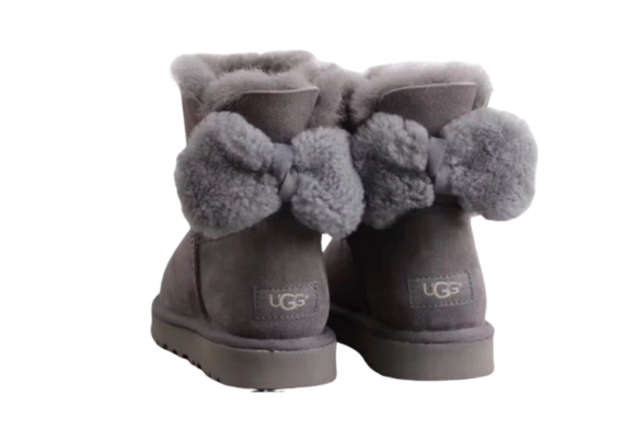 ⁦מגפי האגג דגם פפיון UGG CLASSIC SHORT BOOT PAPILLON⁩ – תמונה ⁦2⁩