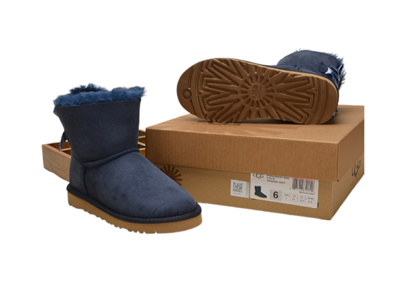 ⁦מגפי האגג דגם 3280 סרט פסים UGG STRIPS BOW⁩ – תמונה ⁦17⁩