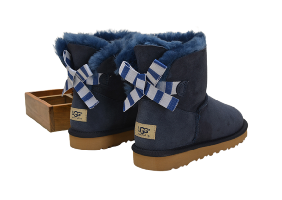 ⁦מגפי האגג דגם 3280 סרט פסים UGG STRIPS BOW⁩ – תמונה ⁦21⁩