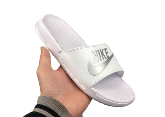 נעלי נייק NIKE SLIPPERS -WHITE SILVER