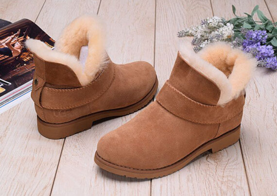 ⁦מגפי האגג עם עקב-UGG Heels⁩ – תמונה ⁦14⁩