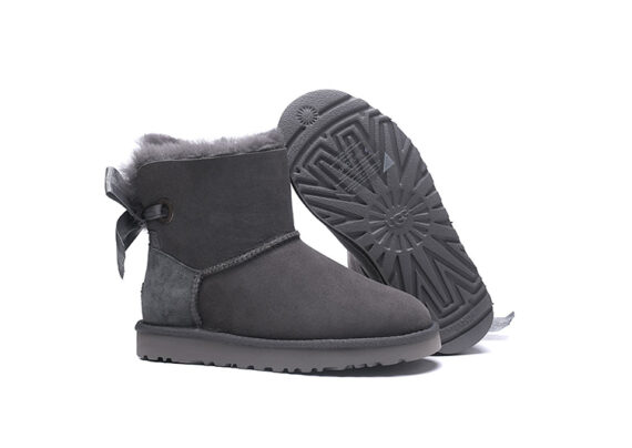 ⁦מגפי האגג דגם ביילי מיני סרט נוצץ UGG BAILEY MINI⁩ – תמונה ⁦24⁩