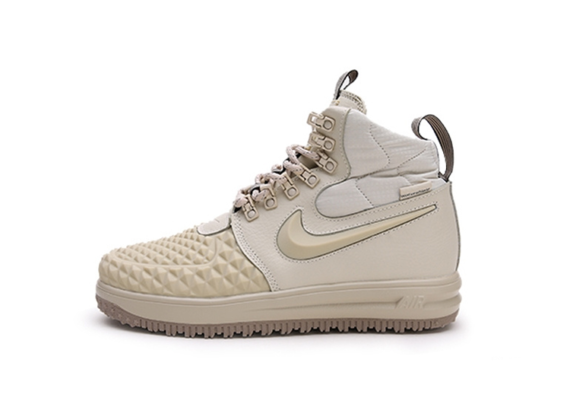 נעלי נייק-NIKE AIR LF1 DUCKBOOT SAND