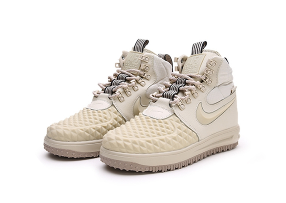 ⁦נעלי נייק-NIKE AIR LF1 DUCKBOOT SAND⁩ – תמונה ⁦2⁩