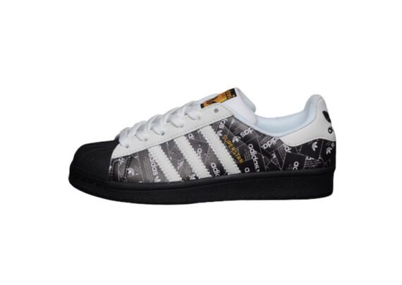 נעלי אדידס-ADIDAS Stan Smith - Black-Logo Print & Gold Logo