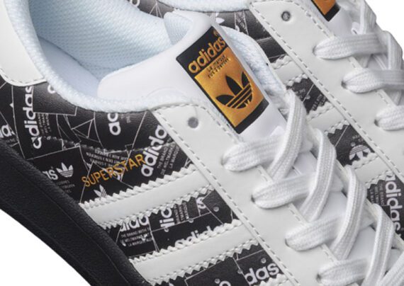 ⁦נעלי אדידס-ADIDAS Stan Smith - Black-Logo Print & Gold Logo⁩ – תמונה ⁦9⁩