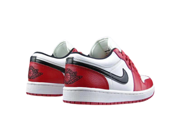 ⁦נעלי נייק-NIKE AIR JORDAN 1 LOW -SANGRIA-BLACK LOGO-WHITE⁩ – תמונה ⁦3⁩