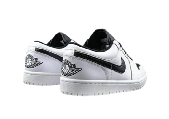 ⁦נעלי נייק-NIKE AIR JORDAN 1 LOW -WHITE-BLACK LOGO⁩ – תמונה ⁦6⁩