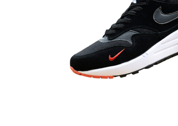 ⁦נעלי נייק-NIKE AIR MAX 2020-BLACK-ORANGE⁩ – תמונה ⁦4⁩