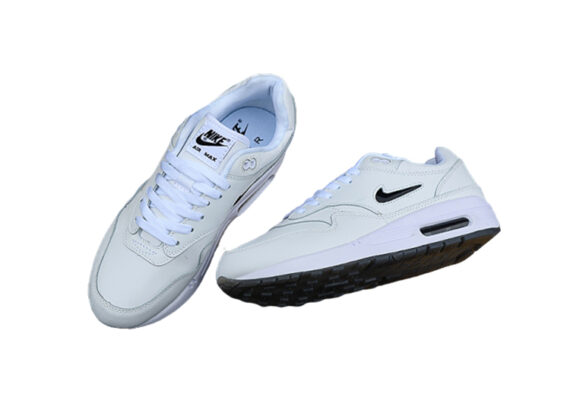 ⁦נעלי נייק-NIKE AIR MAX 2020-CREAM-BLACK LOGO⁩ – תמונה ⁦2⁩