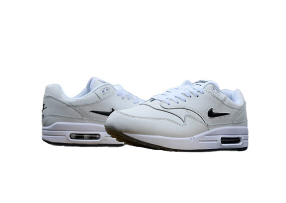 ⁦נעלי נייק-NIKE AIR MAX 2020-CREAM-BLACK LOGO⁩ – תמונה ⁦3⁩