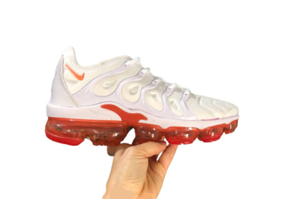 נעלי נייק-NIKE AIR MAX PLUS TN- APRICOT WHITE