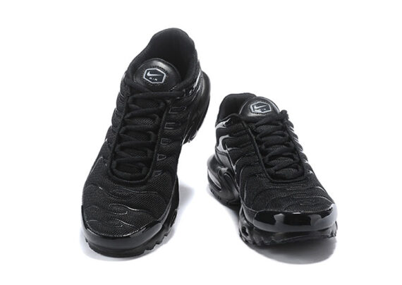 ⁦נעלי נייק-NIKE AIR MAX PLUS TN-BLACK⁩ – תמונה ⁦2⁩