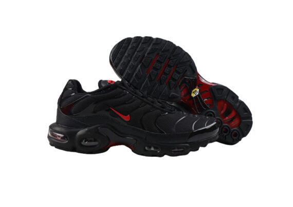 ⁦נעלי נייק-NIKE AIR MAX PLUS TN--BLACK -CADMIUM RED LOGO⁩ – תמונה ⁦3⁩