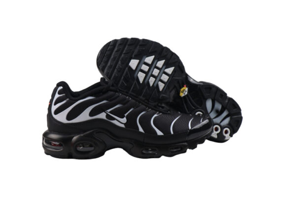 ⁦נעלי נייק-NIKE AIR MAX PLUS TN-BLACK-GRAY LOGO⁩ – תמונה ⁦4⁩