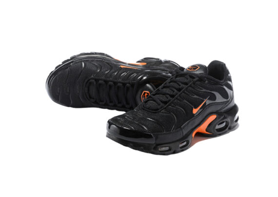 ⁦נעלי נייק-NIKE AIR MAX PLUS TN-BLACK-ORANGE COMBO⁩ – תמונה ⁦4⁩