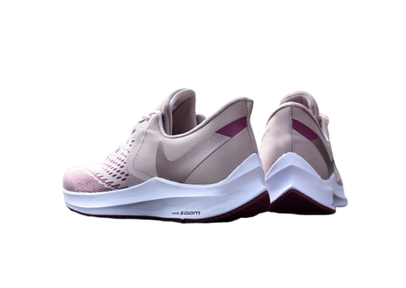 ⁦נעלי נייק-NIKE AIR ZOOM VOMERO W6-Taupe Grey⁩ – תמונה ⁦7⁩