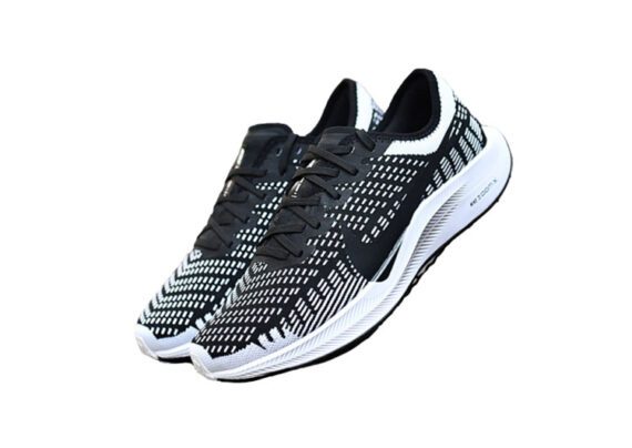 ⁦נעלי נייק-NIKE AIR ZOOM PEGASUS 36 - Gray & Black Logo⁩ – תמונה ⁦4⁩