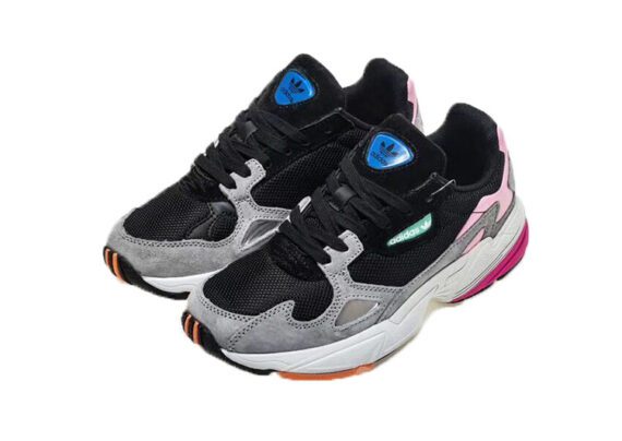 ⁦נעלי אדידס-ADIDAS YUNG-1 –  Black - Gray - Pink⁩ – תמונה ⁦3⁩