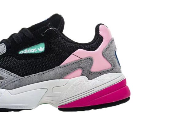 ⁦נעלי אדידס-ADIDAS YUNG-1 –  Black - Gray - Pink⁩ – תמונה ⁦6⁩