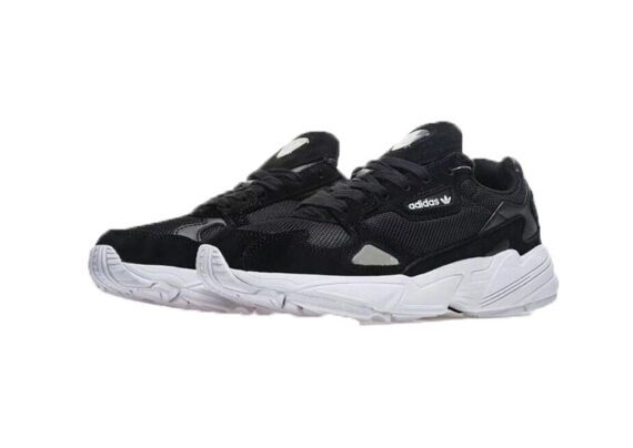 ⁦נעלי אדידס-ADIDAS YUNG-1 –  Black - White Logo⁩ – תמונה ⁦3⁩