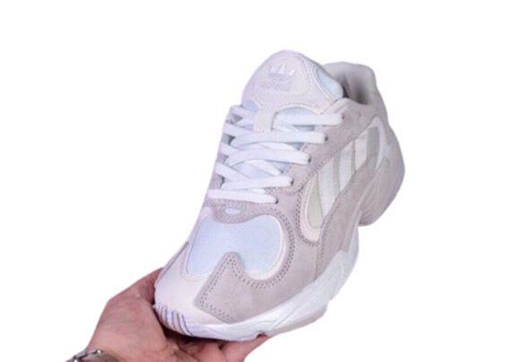 ⁦נעלי אדידס-ADIDAS YUNG-1 –  Light Gray⁩ – תמונה ⁦3⁩