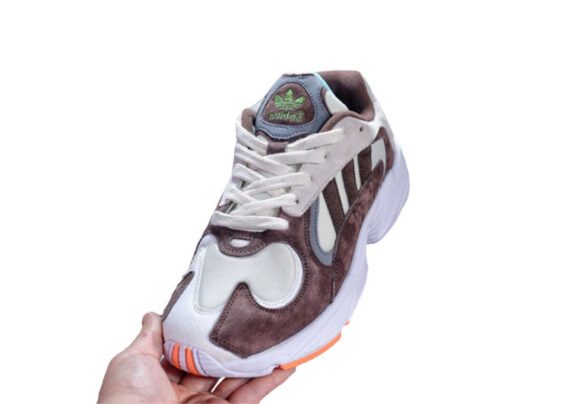 ⁦נעלי אדידס-ADIDAS YUNG-1 –  White & Purple Taupe⁩ – תמונה ⁦5⁩