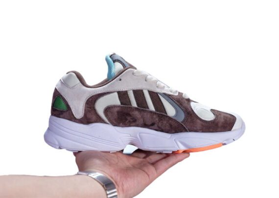 ⁦נעלי אדידס-ADIDAS YUNG-1 –  White & Purple Taupe⁩ – תמונה ⁦4⁩