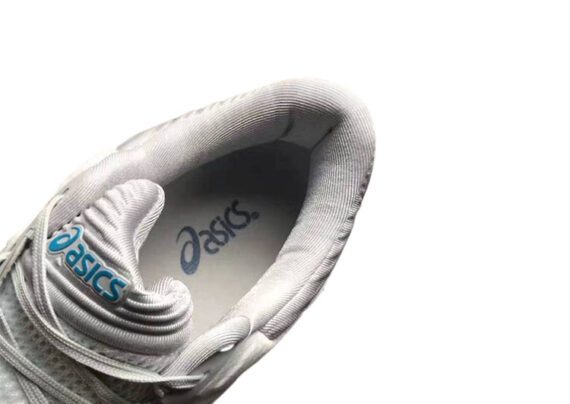 ⁦נעלי אסיקס-ASICS - QUANTUM - Gray & White⁩ – תמונה ⁦4⁩