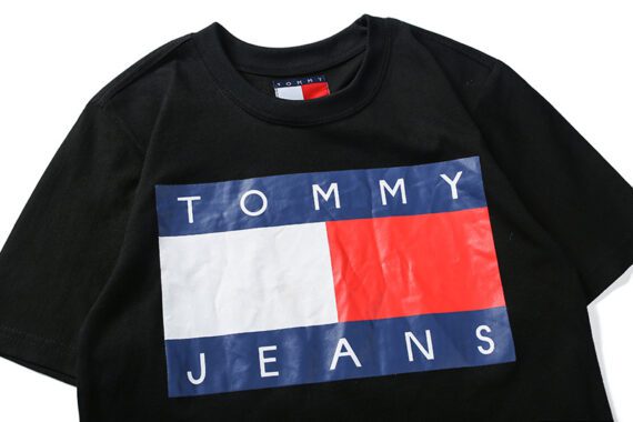 ⁦טומי הילפיגר-TOMMY TSHIRT MEN'S - BLACK⁩ – תמונה ⁦8⁩