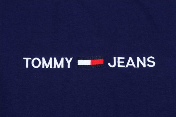 ⁦טומי הילפיגר-TOMMY TSHIRT MEN'S - NAVY BLUE⁩ – תמונה ⁦5⁩