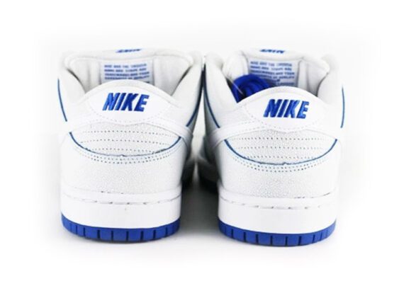 ⁦נעליי נייק-NIKE SB DUNK LOW PRO QS - Blue & White⁩ – תמונה ⁦3⁩