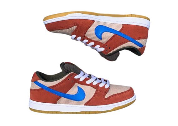 נעליי נייק-NIKE SB DUNK LOW PRO QS - Medium Carmine & Dust Storm