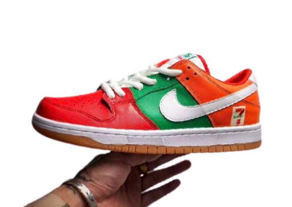 נעליי נייק-NIKE SB DUNK LOW PRO QS - Red - Green & White