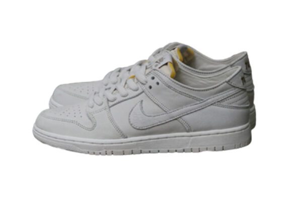 נעליי נייק-NIKE SB DUNK LOW PRO QS - White