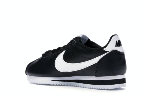 ⁦נעלי נייק-Nike Classic Cortez - Black White Logo⁩ – תמונה ⁦3⁩