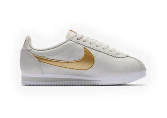 ⁦נעלי נייק-Nike Classic Cortez -Light_Bone_Gold_Womens_Shoes⁩ – תמונה ⁦2⁩