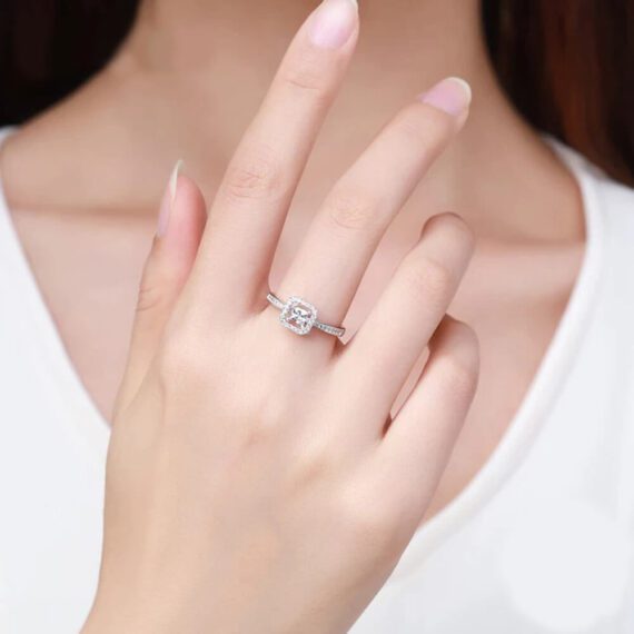 ⁦טבעת יוקרה-Silver Ring Geometric Hollow Cubic Zirconia Finger Rings For Women⁩ – תמונה ⁦2⁩