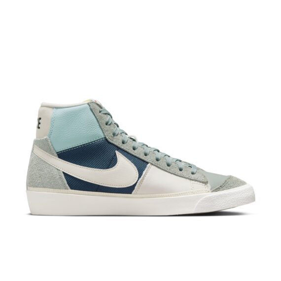 נייק בלייזר גבוהות- NIKE BLAZER MID '77 MICA GREEN LIGHT BONE