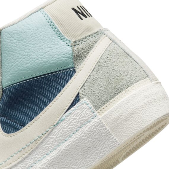 ⁦נייק בלייזר גבוהות- NIKE BLAZER MID '77 MICA GREEN LIGHT BONE⁩ – תמונה ⁦5⁩