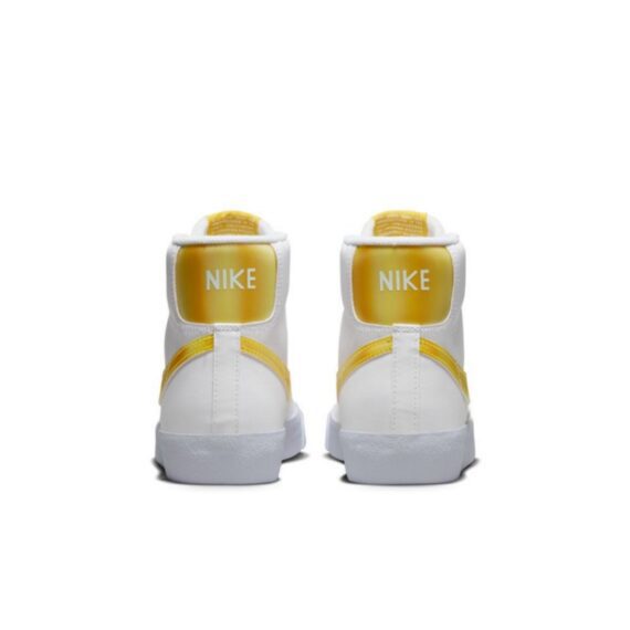 ⁦נייק בלייזר גבוהות- NIKE BLAZER MID '77 WHITE YELLOW⁩ – תמונה ⁦2⁩