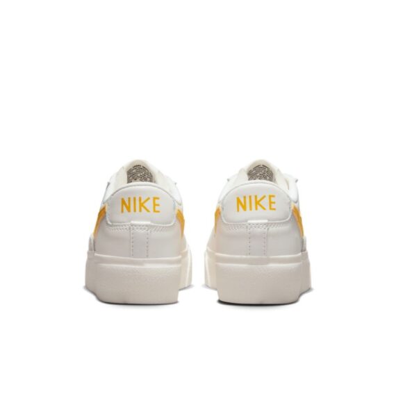 ⁦נייק בלייזר-NIKE BLAZER LOW '77 VINTAGE WHITE YELLOW⁩ – תמונה ⁦2⁩