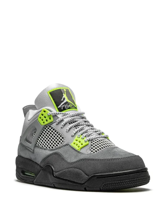 ⁦NIKE Air Jordan 4 Retro SE "Neon" sneakers⁩ – תמונה ⁦2⁩