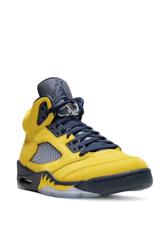 ⁦NIKE Air Jordan 5 Retro SE “Michigan” sneakers⁩ – תמונה ⁦2⁩