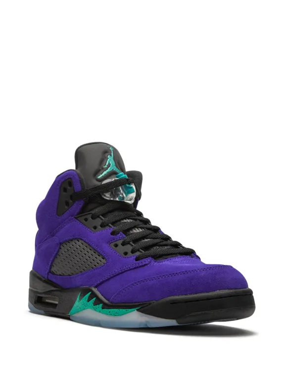 ⁦NIKE Air Jordan 5 Retro "Alternate Grape" sneakers⁩ – תמונה ⁦2⁩