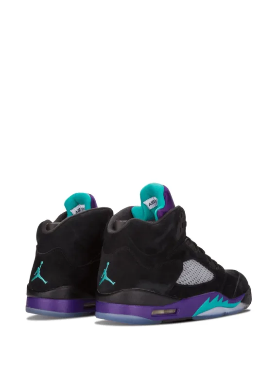 ⁦NIKE Air Jordan 5 Retro "Black Grape" sneakers⁩ – תמונה ⁦3⁩