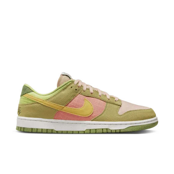 ⁦NIKE DUNK LOW RETRO SE NEXT NATURE - MEN'S⁩ – תמונה ⁦3⁩