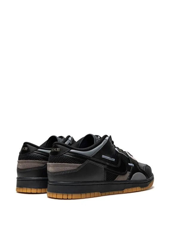 ⁦NIKE Dunk Low Scrap "Black/Gum" sneakers⁩ – תמונה ⁦3⁩