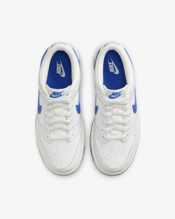 ⁦NIKE Dunk Low Older Kids' Shoes⁩ – תמונה ⁦2⁩